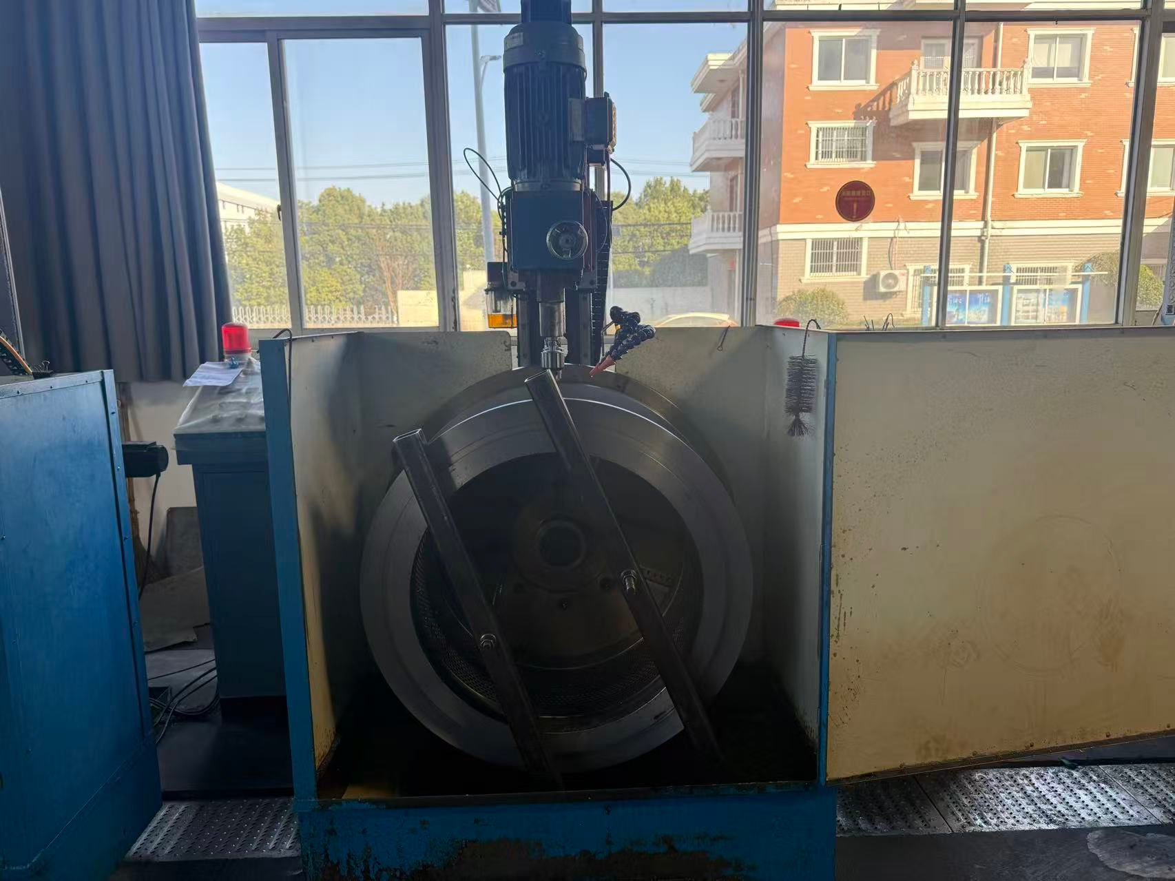 Counter-drilling machine